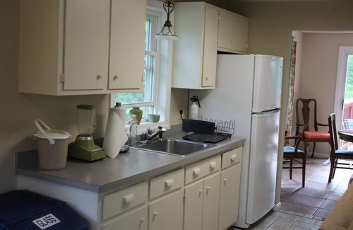 Pittsfield Cabin | Contemporary Family Lodge, 1/2 mile to Lake!