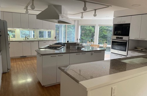Warren House | Contemporary home with pool and tennis court, 3 mins from Sugarbush