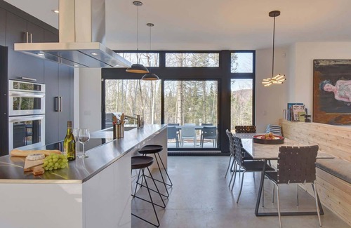 Lac-Superieur Ski Chalet | Contemporary in Nature Cabin w/Spa, Sauna & EV Friendly