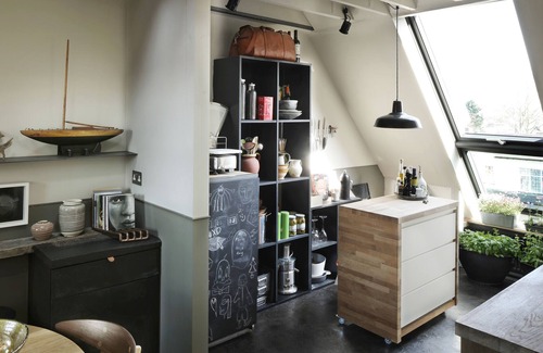 Buntingford Apartment | Contemporary loft style apartment. Private escape. Private parking.
