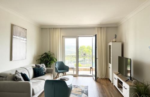 Radovici Apartment | Contemporary One Bedroom Apartment - Lustica Centrale