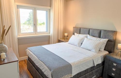 Radovici Apartment | Contemporary One Bedroom Apartment - Lustica Centrale
