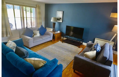 Auchterarder House | Contemporary Scottish Lodge -Pool & Spa Free Wifi