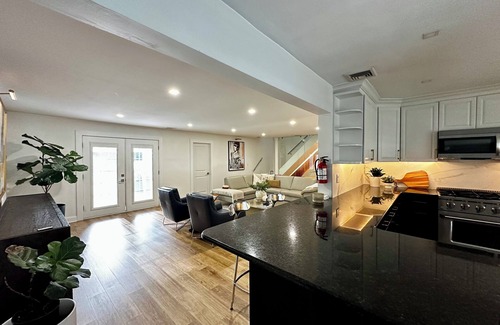 Rochelle Park House | Contemporary stylish open space concept vacation home-away from home !
