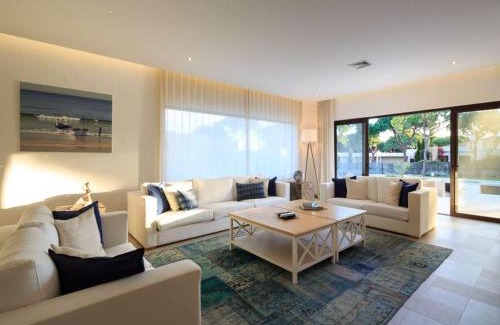 Vilamoura Villa | Contemporary Vilamoura Villa Stunning Open Plan Design Villa Azure Elegance Large Private Pool
