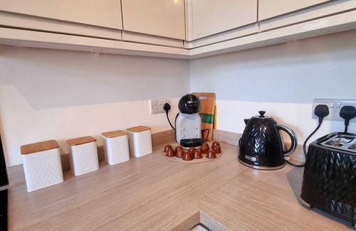 Ringway House | Contractors Relocators City Workers Airport Staff - Hug Discount