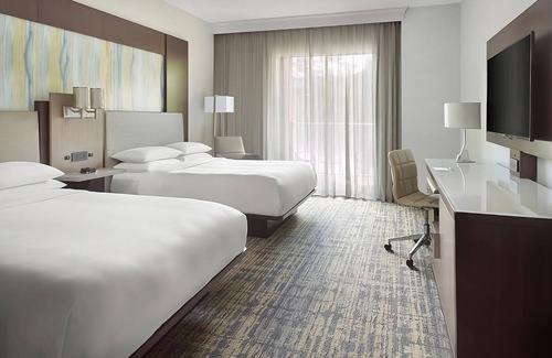 Stone Mountain Hotel | Convenience & Comfort! Minutes to Dinosaur Explore! FREE Parking, Pets Allowed!