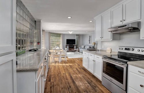 Cullman House | Convenient and Relaxing Lake House