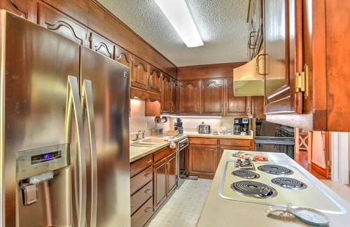 Skyland House | Convenient and spacious 3 br, 1 sofa bed, 2 bath, lg yd, firepit, & patio area.