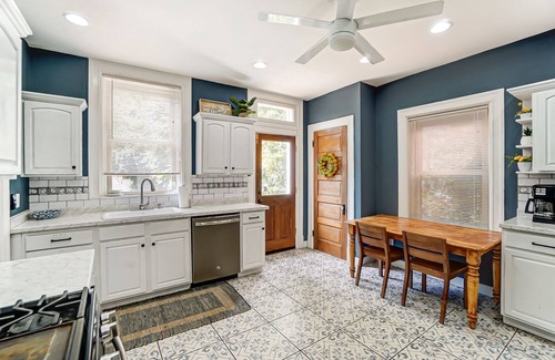 Cincinnati House | Convenient Cincy Boho Large Group Vacation Rental
