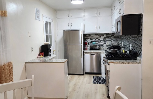 Silver Spring House | Convenient/family friendly home with yard drivewaynn