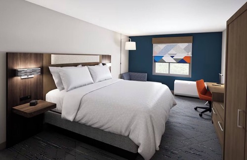 West Kissimmee Hotel | Convenient Getaway with Pool, Gym & Quick Drive to Orlando Fun, 2 Units