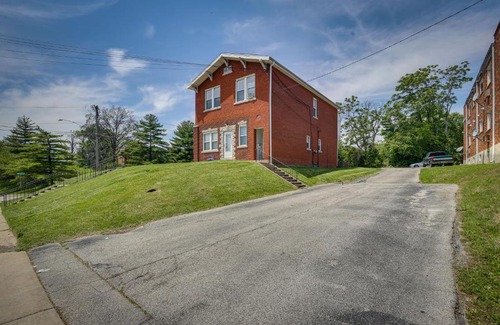 Jennings Apartment | Convenient Jennings Apartment, 12 Mi to St Louis!