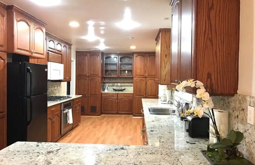 Montebello House | Convenient LA Area HUGE 7 bedroom, 4 baths GORGEOUS HOME
