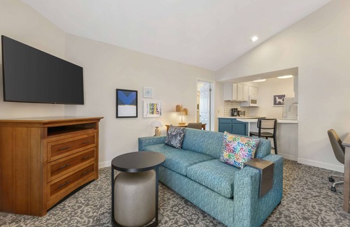 Herndon Apartment | Convenient Location! 3 Relaxing Units, Kitchen, Pet-Friendly, Onsite Parking