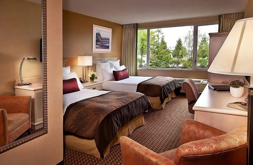 SeaTac Hotel | Convenient Location! Relaxing Room w/2 Double Beds, Free Breakfast and Parking