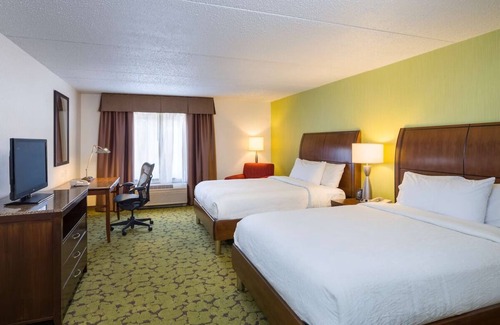 Hopelawn Hotel | Convenient Location w/Free Parking & Fitness Center, Minutes to Roosevelt Park