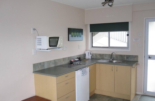 Haruru Hotel | Cook's Lookout Motel