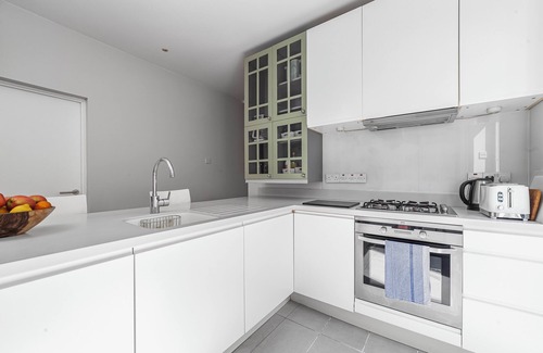 Munster Apartment | Cool 1 bed in Munster village fulham.