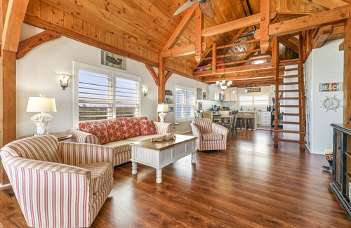 Port Bolivar House | Cool Breeze - 2 Bedroom, 2 Bath, Sleeps 10 - Beach front!