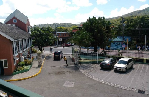 Ocho Rios Apartment | Cool's 1bd, Villa B6, On the Beach&Garden View WIFI