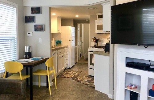 Salida House | Coolest Tiny House in Salida! Little Wren has full sized amenities, pet friendly