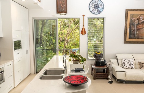 Coolum Beach House | COOLUM BOUTIQUE TREE HOUSE Ocean Views