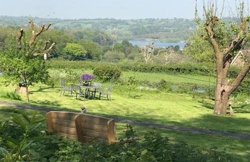 Rickford Bed & Breakfast | Coombe Lodge Farm House