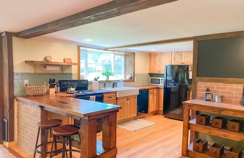 Hartland Four Corners Cabin | Copper Hill House - VT getaway near Ludlow & Okemo