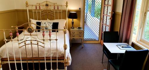 Gloucester House | Coppers Hill Private Accommodation