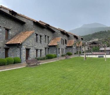 Broto Apartment | Coqueto apartamento dúplex - Portal de Ordesa