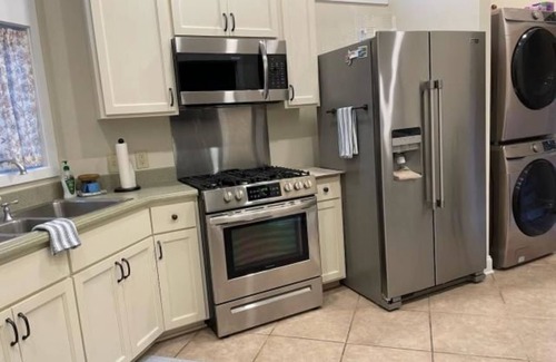 Madisonville Apartment | Coquille's Nest/Comfy Apartment