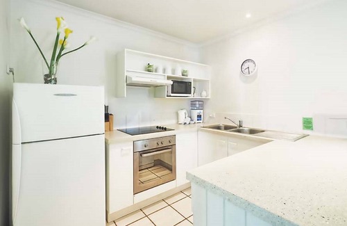 Noosaville Apartment | Coral Beach Noosa Resort