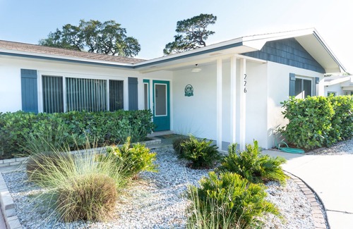 Baywood Village Cottage | Coral Cottage pool/gas firepit a 2 bedr 2 bath sleeps 6