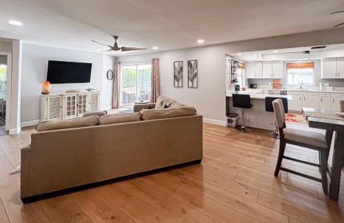 Pelican House | Coral Sweet Cottage