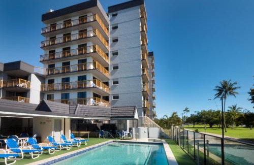 Cairns North Apartment | Coral Towers Holiday Suites
