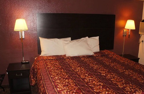 Waite Park House | Coratel Inn & Suites By Jasper Waite Park - Standard 1 King Bed Non-Smoking