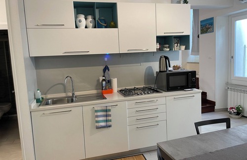 Vernazza Apartment | CORNABRUGIA PATIO APARTMENT lovely open-space with all amenities and a patio