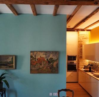 Saint-Yrieix-la-Perche Apartment | Cornanure - Characterful Studio in the Heart of the Medieval Town