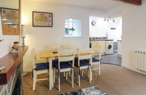 New Galloway Cottage | CORNER COTTAGE, family friendly, with open fire in New Galloway