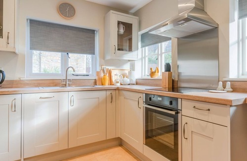 Bretforton Cottage | Corner Cottage - sleeps 4 guests in 2 bedrooms