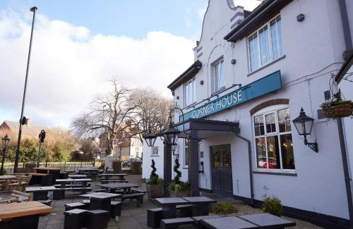 Heaton Hotel | Corner House Inn by Greene King Inns
