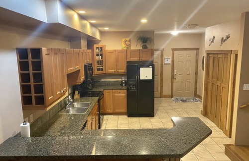 Okanagan-Similkameen House | Corner lakefront townhouse, perfect for Snowbirds, golfing, & wine touring