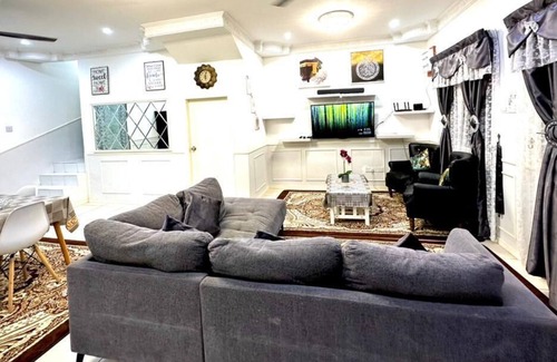 Sandakan House | Corner Lot House at Taman Bahagia Batu 7 Sandakan. 2 Minutes to the Airport!