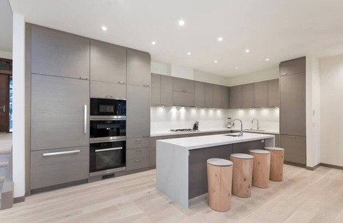 Alta Vista House | Corner townhouse w/Alta Lake access