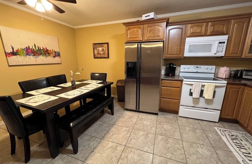Highland Garden Villa | Corner unit Gated Design Comfort 2/1 WIFI Netflix WD