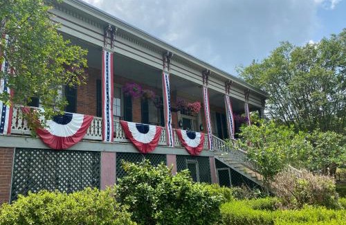 Vicksburg Bed & Breakfast | Corners Mansion Inn - A Bed and Breakfast