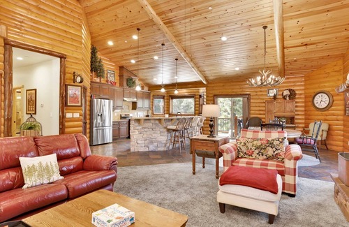 Eagle Mountain Estates Cabin | Cornerstone Lodge Log Cabin at Big Bear Lake