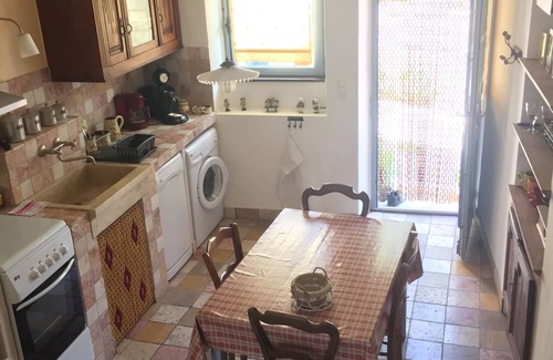 Cornillon-sur-lʼOule Cottage | Cornillon Sur L Oule: Lodging in Provencal village house with garden