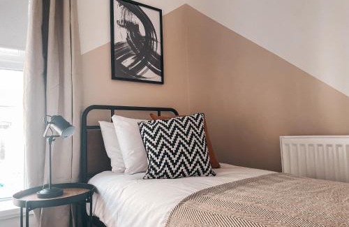 Aberfan House | Coronation House by Solace Stays